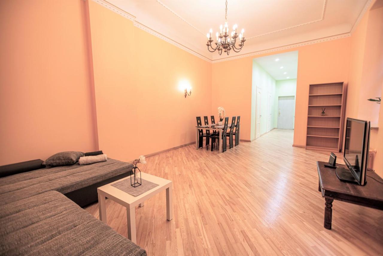 Winwinstay Art Nouveau Apartment Riga Bagian luar foto